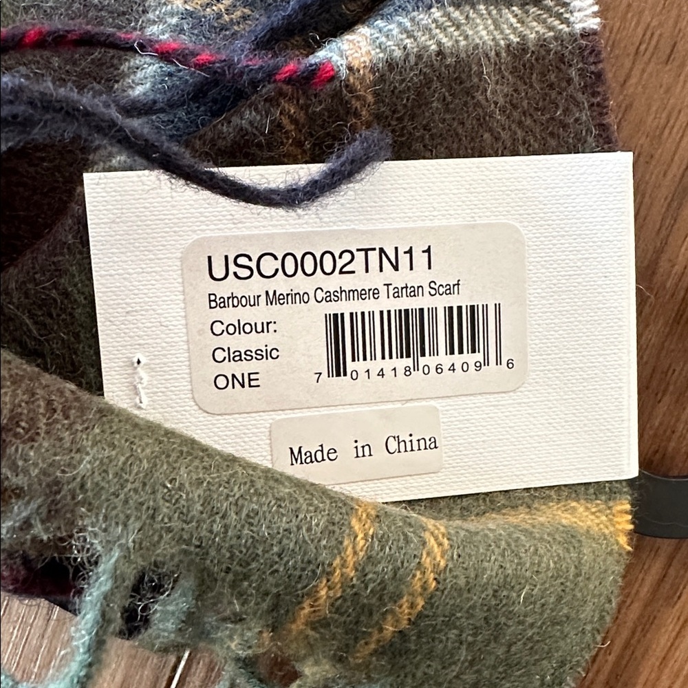 Barbour Classic Merino Cashmere Tartan Scarf - Picture 5 of 7